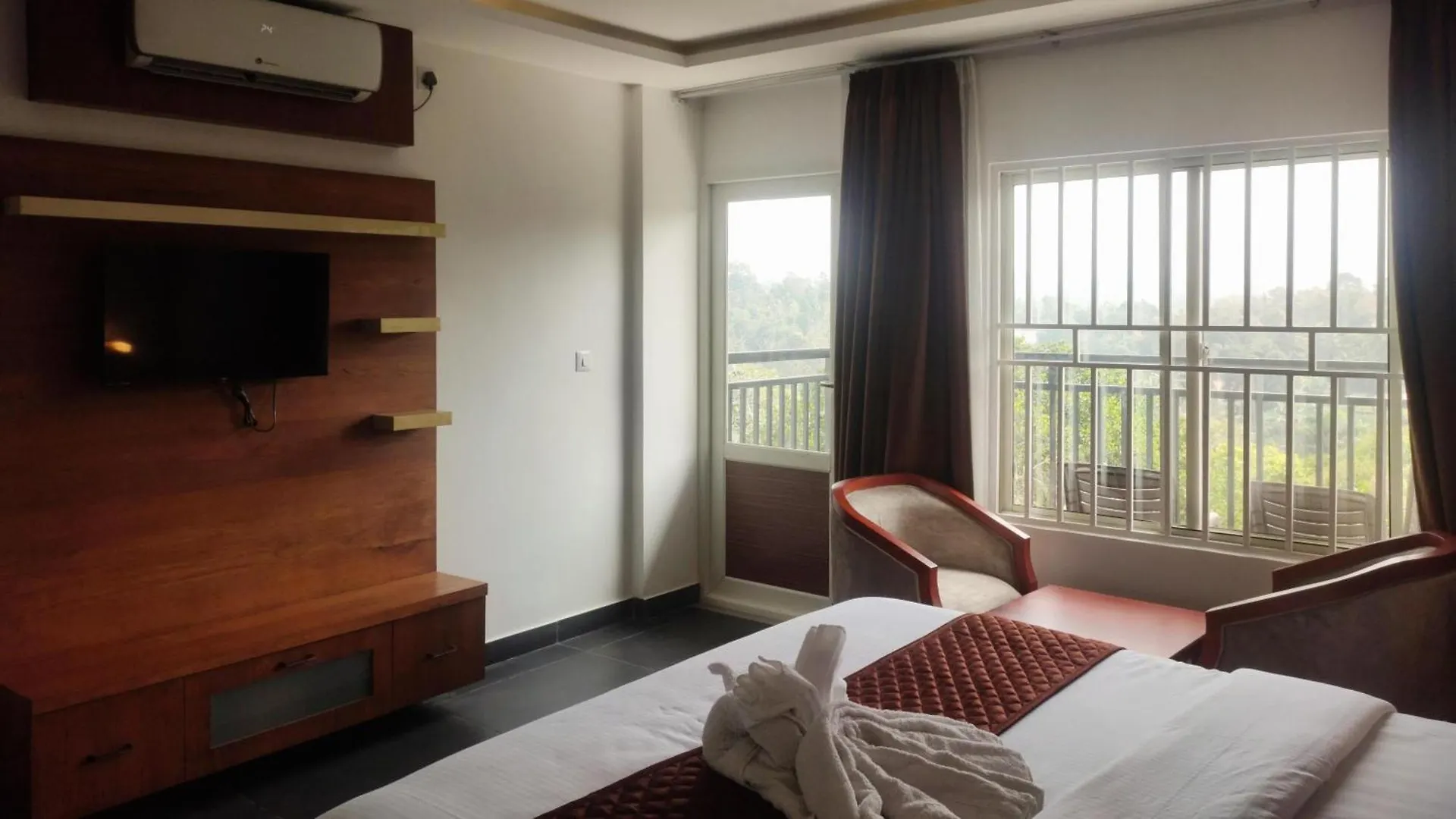 Theertha Inn Kalpatta Hotel