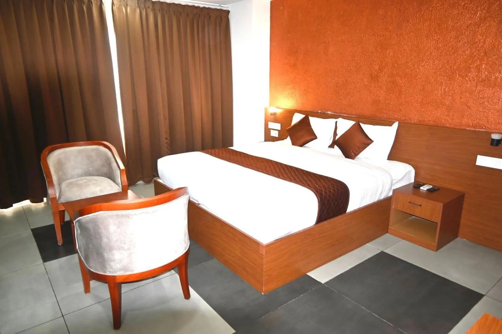 Hotel Theertha Inn Kalpatta